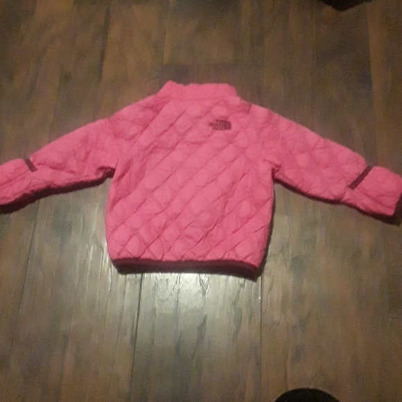 The North Face light pink wind breaker jacket - Picture 7 of 8